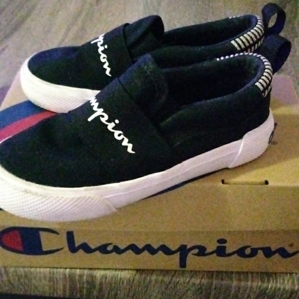 Champion Unisex Slip On Size 9 Toddler